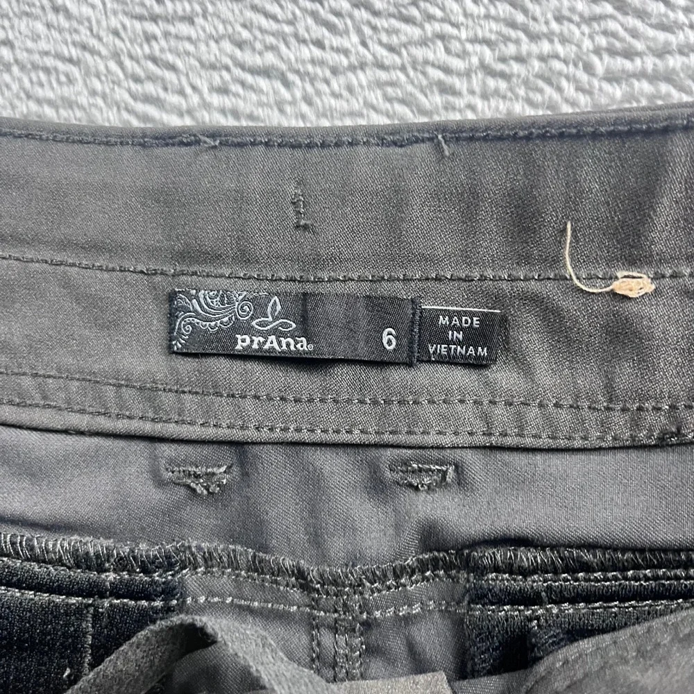 Prana‎ Halle Shorts Womens 6 Charcoal Grey Stretch Hiking Outdoor Cargo
